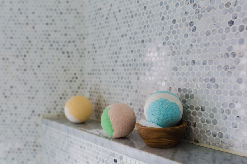 Бомбочки для ванной - рецепт приготовления своими руками и варианты применения (65 фото)