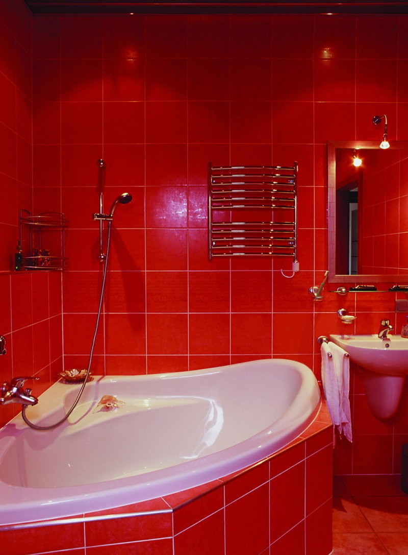 Красная ванная - современные яркие сочетания и правильное акцентирование внимания (100 фото-идей)