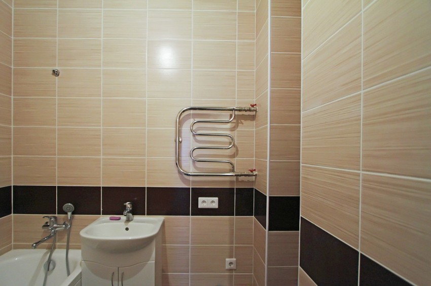 Отделка ванной плиткой - основные принципы, идеи оформления, этапы и технологии отделки (110 фото)