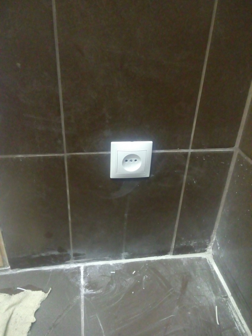 Розетка в ванной: правильная установка своими руками и требования безопасности (80 фото)