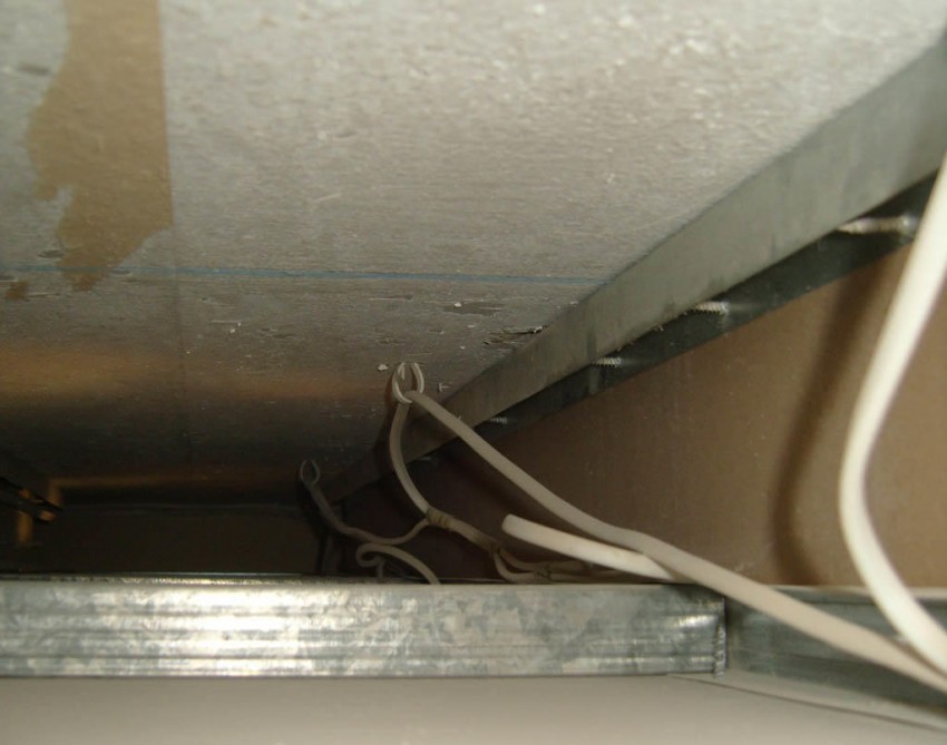 Потолок из гипсокартона в ванной: подготовка поверхностей и монтаж конструкций. 115 фото и инструкции по установке