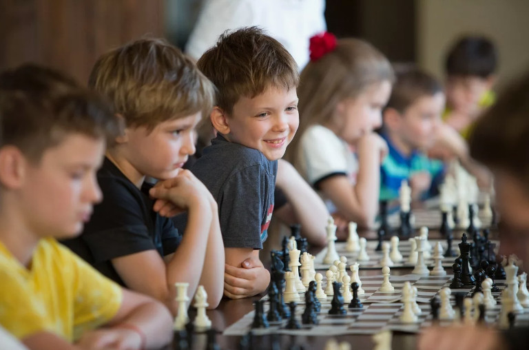 Шахматы и нарды - полезное увлечение для детей